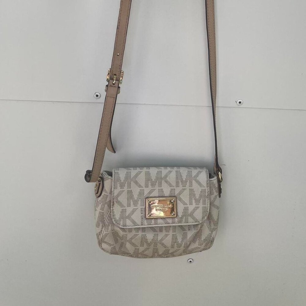 Michael Kors cross body purse #michealkors